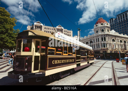 Nouvelle Zélande - Ile du Sud - Canterbury - Christchurch - la place de la cathédrale -Tram Banque D'Images