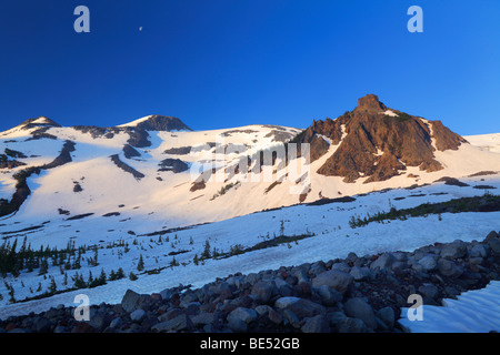 Mount Rainier National Park désert près de fossé le long de l'enclave de Wonderland trail en hiver Banque D'Images