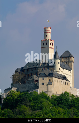 Forteresse de marksburg, château médiéval sur une colline, dans le site du patrimoine mondial de l Vallée du Rhin moyen, Rhénanie-Palatinat, Germa Banque D'Images