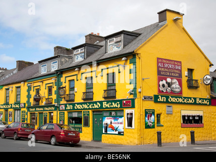 Avant de pub, Dingle, comté de Kerry, Irlande Banque D'Images