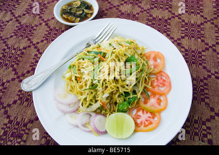 La nourriture asiatique, nouilles frites, Old Bagan, Pagan, Birmanie, Myanmar, en Asie Banque D'Images