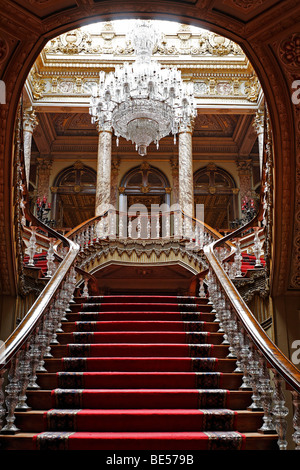 Escalier de cristal, le Palais de Dolmabahce, palais du Sultan du 19ème siècle, Besiktas, Istanbul, Turquie Banque D'Images