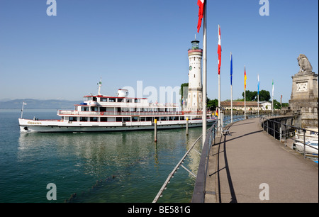 Port de Lindau sur le lac de Constance, Bavaria, Germany, Europe Banque D'Images