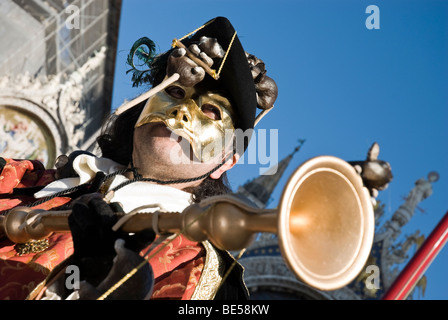 Les participants à la Carnaval de Venise 2009 sur la Piazza San Marco. Banque D'Images