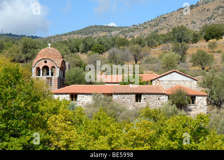 Le christianisme orthodoxe grecque, chapelle près de Moni Limonos dans une oliveraie, l'île de Lesbos, Mer Égée, Grèce, Europe Banque D'Images