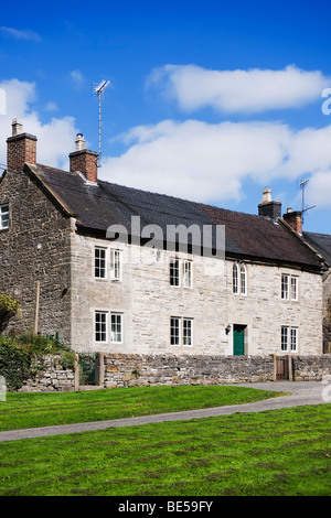 Village avec des maisons en campagne -, tissington, Derbyshire Peak District, national park, Angleterre, Royaume-Uni Banque D'Images