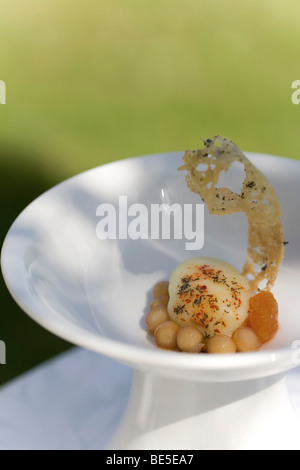 Queijo de Ovelha Curado : fromage fondu avec du pain grillé et chutney de potiron, plat en chef, Hans Neuner, Ocean Restaurant, Hotel Banque D'Images