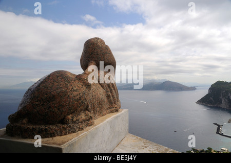 Terrasse et Sphinx de la Villa San Michele qui était la maison construite par Axel Munthe dans Anacapri sur l'île de Capri en Italie Banque D'Images