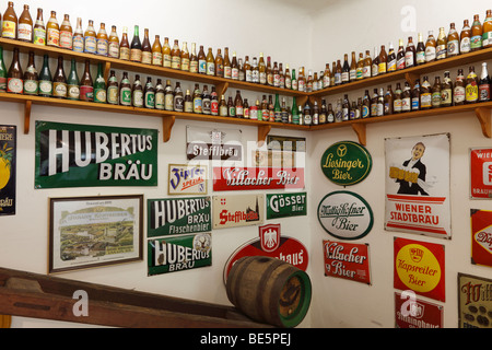 Collection de bouteilles de bière, Musée de la bière à Laa an der Thaya, région de Weinviertel, Basse Autriche, Autriche, Europe Banque D'Images