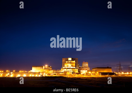 Centrale nucléaire de Dungeness nuit Banque D'Images