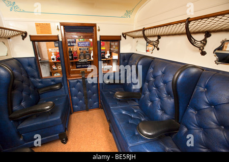 Royaume-uni, Angleterre, dans le Yorkshire, Keighley, Ingrow Museum of Rail Travel, vintage Great Northern Railway Transport ferroviaire de première classe Banque D'Images