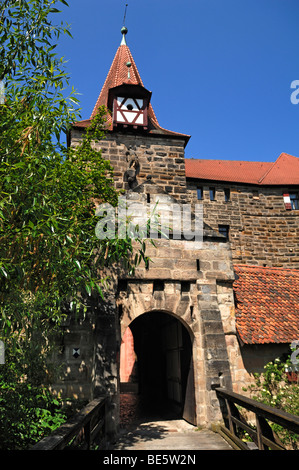 Wenzels château Schloss, 1353, avec porte d'entrée et le pont, gunzenhausen, Middle Franconia, Bavaria, Germany, Europe Banque D'Images