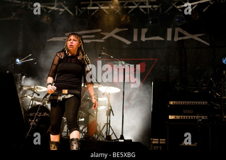 Masha, frontwoman et chanteur italien de la nu-metal band crossover et Serge Gainsbourg, vivre à la soundcheck, Open Air Festival à se Banque D'Images