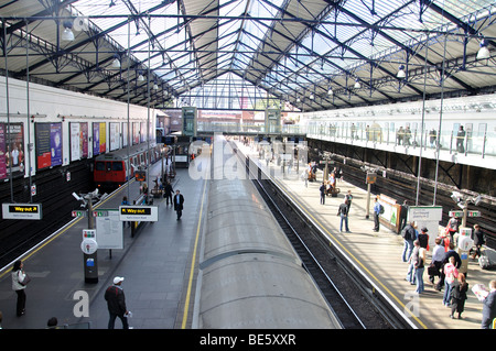 Station de métro Earl's court, Earl's court, Royal Borough of Kensington and Chelsea, Grand Londres, Angleterre, Royaume-Uni Banque D'Images