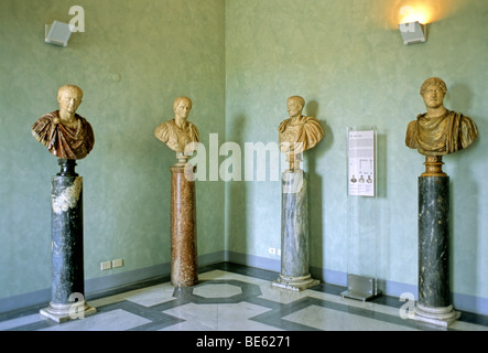 Les bustes d'empereurs romains, Sala Verde, Conservateur du palais épiscopal, Musées du Capitole, la colline du Capitole, Rome, Latium, Italie, Europe Banque D'Images