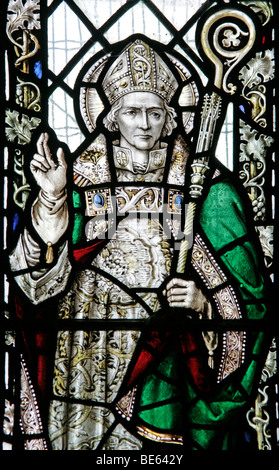 Un vitrail représentant saint Wilfrid, St Wilfrid's Church Metheringham Banque D'Images