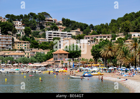 Plage de Platja des Través, Port de Soller, Majorque, Îles Baléares, Espagne, Europe Banque D'Images