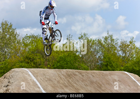 Jumping compétiteur lors de la Coupe du monde de BMX Supercross à Copenhague, Danemark, Europe Banque D'Images