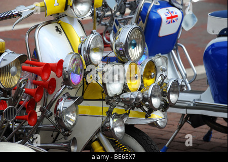 Close up de lumières sur un scooter au cours de l'ace cafe reunion 2009 Banque D'Images