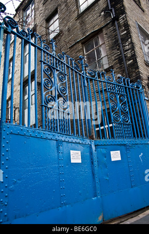 Portes de l'ancien bâtiment de l'usine, le centre de Bradford, Royaume-Uni Banque D'Images