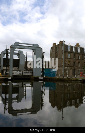 Le pont levant de Leamington sur l'Union Canal près de Lochrin Basin, Fountainbridge, Édimbourg, Royaume-Uni Banque D'Images