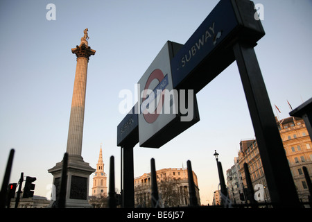 Trafalgar Square à Londres, Nilson's colonne. Banque D'Images