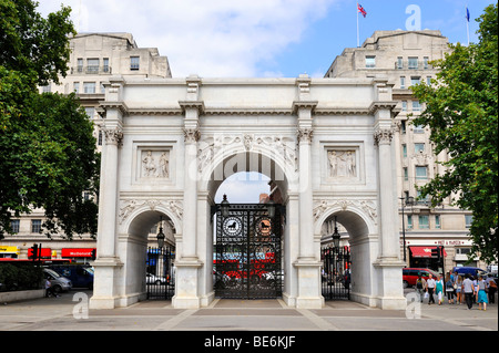 Marble Arch, monument fait de marbre blanc de Carrare à Hyde Park, Londres, Angleterre, Royaume-Uni, Europe Banque D'Images