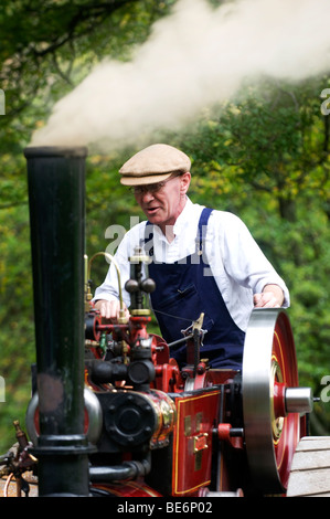La réplique du tracteur à vapeur 'Tigrou' de Summerlee Museum à Coatbridge, en Écosse, en photo dans le parc de Kelvingrove, Glasgow. Banque D'Images