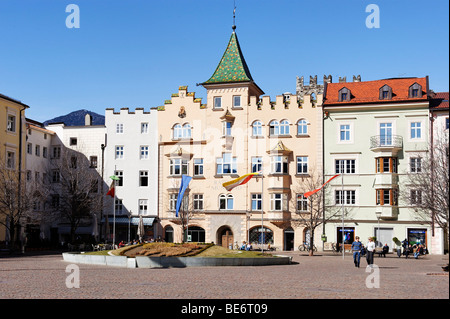 Domplatz place de la cathédrale avec l'hôtel de ville, Brixen, Bressanone, Tyrol du Sud, Italie, Europe Banque D'Images