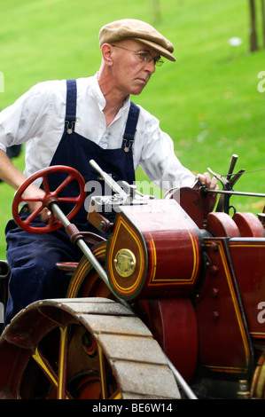 La réplique du tracteur à vapeur 'Tigrou' de Summerlee Museum à Coatbridge, en Écosse, en photo dans le parc de Kelvingrove, Glasgow. Banque D'Images