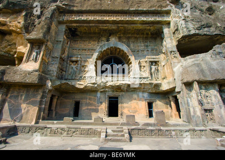 Entrée de grottes bouddhistes numéro 26 dans Ajanta en Inde Banque D'Images