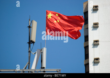 Les drapeaux chinois, Shenzhen décoré pour le 60e anniversaire de l'indépendance de la République populaire de Chine. Banque D'Images