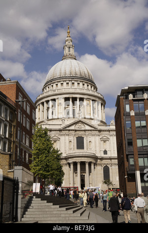 Aspects de la cathédrale St Paul à Londres.Architecture Sir Christopher Wren monument religieux.L'influence romaine grecque perspective. Banque D'Images