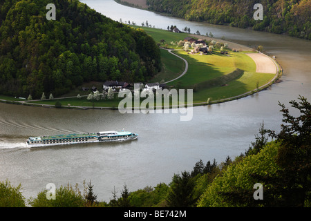 Navire de passagers sur le Danube, Schloegener Schloegen, boucle, Haute Autriche, Autriche, Europe Banque D'Images