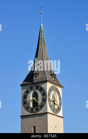 Cadran de l'horloge d'église Saint Pierre, avec 8,70 m de diamètre le plus grand cadran d'Europe, Zurich, Switzerland, Europe Banque D'Images