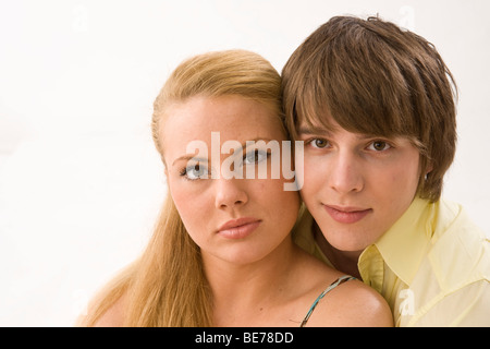 Portrait d'un jeune couple Banque D'Images