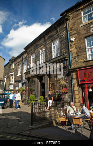 Royaume-uni, Angleterre, dans le Yorkshire, Haworth, rue Main, Rose et la boutique d'Apothicaire Banque D'Images