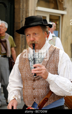 Les résidents de Provence Aix s'habillent de vêtements traditionnel paysan. Banque D'Images