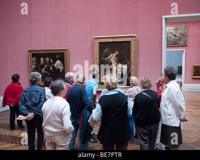 Visiteurs sur Visite guidée de la Gemaldegalerie au Kulturforum à Berlin Allemagne Banque D'Images