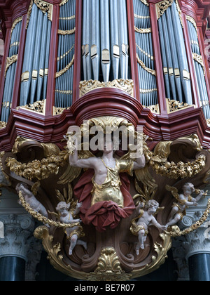 Le célèbre orgue de Sint-Bavokerk Sint-Bavokerk (ou à l'intérieur de l'église Saint-bavon), Haarlem , Pays-Bas Banque D'Images