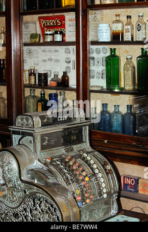 Un affichage historique dans le musée de Cour Brewhouse à Nottingham, Angleterre Banque D'Images