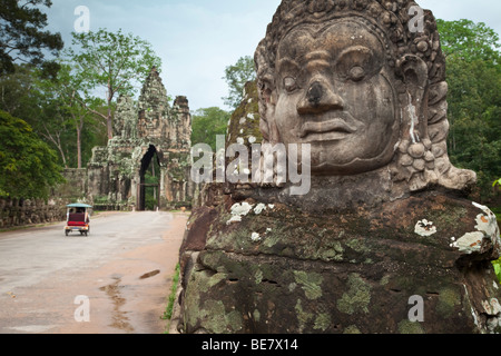 Portes d'Angkor Thom dans le complexe Wat Angker Banque D'Images