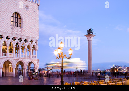 Piazzetta San Marco avec le Palais des Doges, Le Palais des Doges, Venise, Italie, Europe Banque D'Images