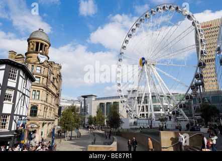 Exchange Square avec la roue de Manchester, Manchester, Angleterre Banque D'Images