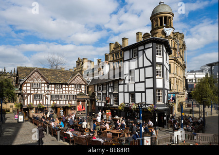 L'ancienne auberge de Wellington et Sinclair's Oyster Bar, Cathedral Gates, Exchange Square, Manchester, Angleterre Banque D'Images