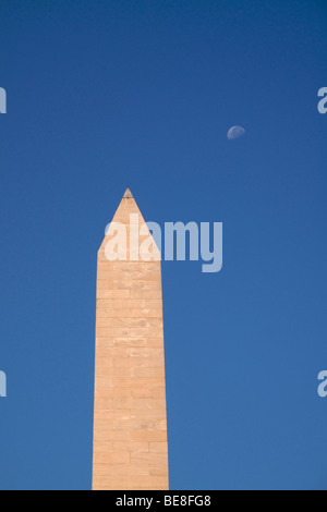 Obélisque et de lune. Le sergent Floyd monument et tombe près de Sioux City. Banque D'Images