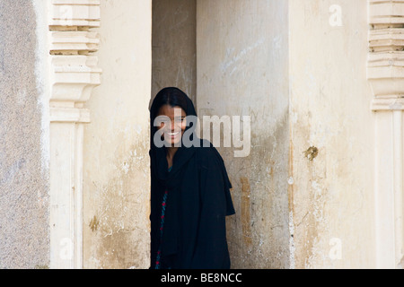 Jeunes femmes musulmanes à Qutb Shahi Tombs à Golconda à Hyderabad Inde Banque D'Images