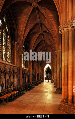 Des voûtes vu de la nef de la cathédrale de Lichfield, décoré, de style gothique anglais, 1256-1340, l'Étroite, Lichfield, Engla Banque D'Images