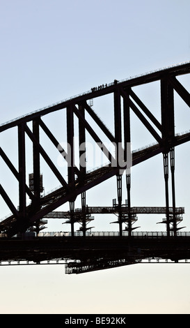 Les touristes prenant le Sydney Harbour Bridge Climb Tour, Sydney, New South Wales, Australia Banque D'Images