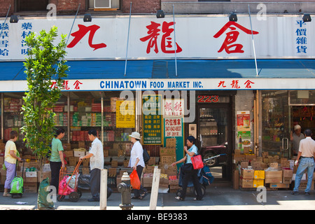 Épicier chinois dans le quartier chinois de Manhattan New York City Banque D'Images